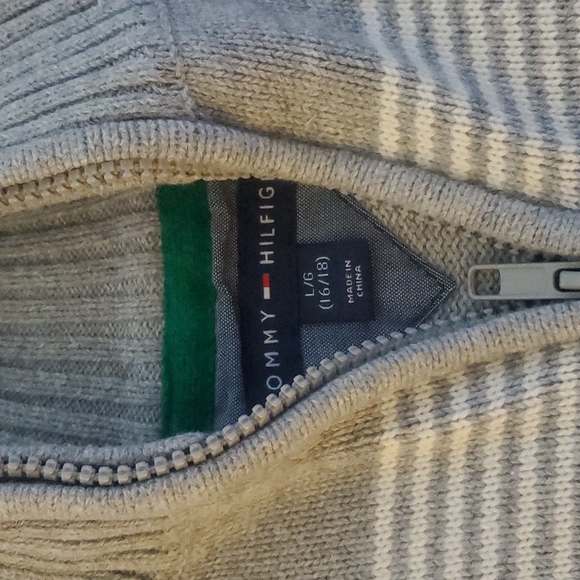 Tommy Hilfiger Sweater - Picture 3 of 3